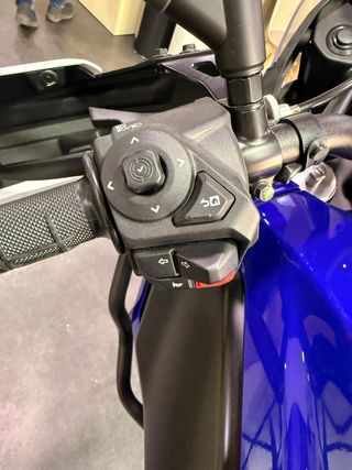 YAMAHA TENERE 700 + Barras adventure