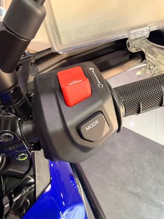 YAMAHA TENERE 700 + Barras adventure