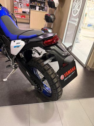 YAMAHA TENERE 700 + Barras adventure