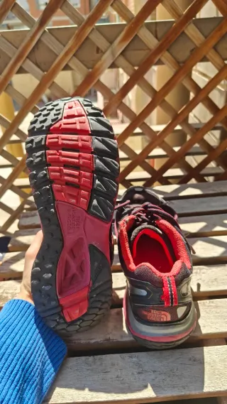 Zapatos Trekking The North Face Negros/Rojos