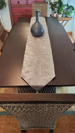 Mesa comedor y 4 sillas ratán