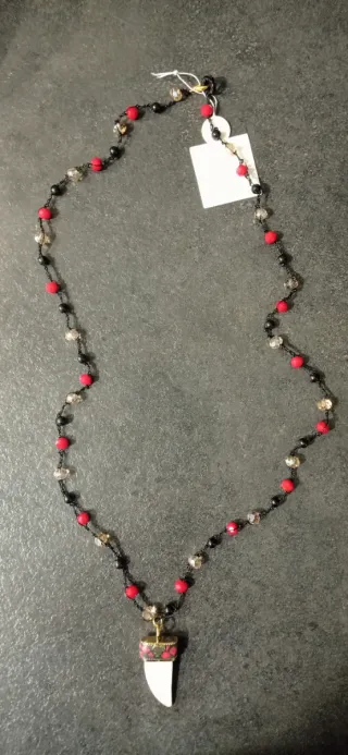 Collana etnica con ciondolo