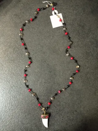 Collana etnica con ciondolo