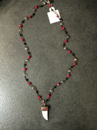 Collana etnica con ciondolo