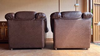 2 sillones de piel marrones