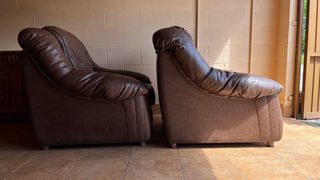 2 sillones de piel marrones