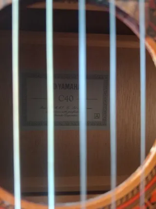 Guitarra Yamaha C40