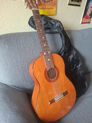 Guitarra Yamaha C40