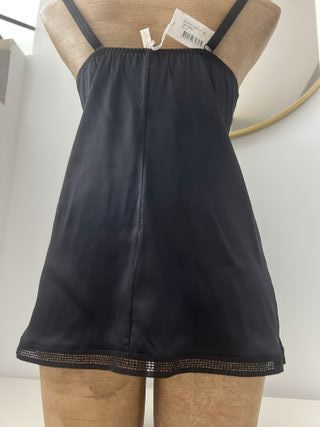 Camisola de seda con encaje negro