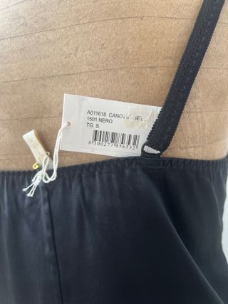 Camisola de seda con encaje negro