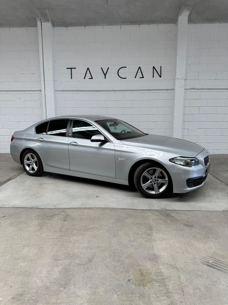 BMW Serie 5 518 d 2015