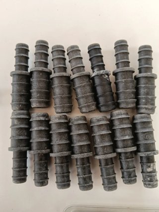 Conectores T 12 mm para riego