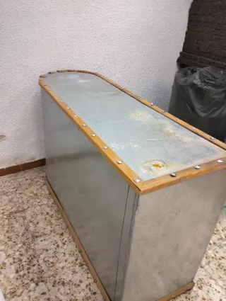 Barra de aluminio y madera hecha a mano