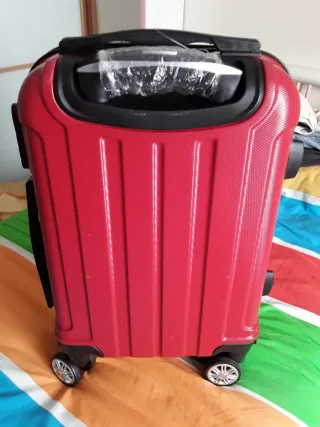 Maleta Roja Rígida con Ruedas de cabina 55 35 20