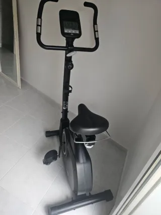 Bicicleta Estática Crane Negra