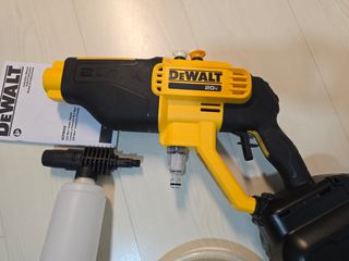 Hidrolavadora Portátil DEWALT DCPW550B