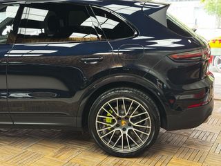 Porsche Cayenne E-Hybrid 462cv
