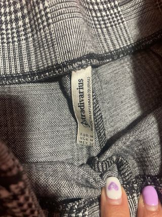 Pantalones de cuadros grises