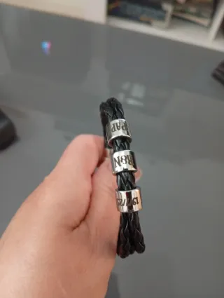 Braccialetto intrecciato da uomo con charm personalizzati