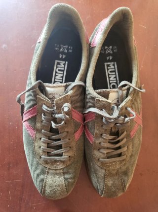 Zapatillas Munich Verdes y burdeos. Diseño exclusi