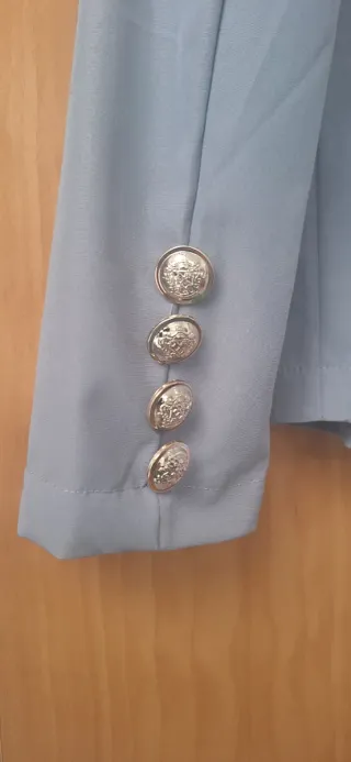 Chaqueta gris botones dorados Talla M
