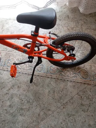 Bicicleta infantil naranja