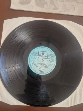 The Beatles 2 Vinili Rossi + 1 Nero