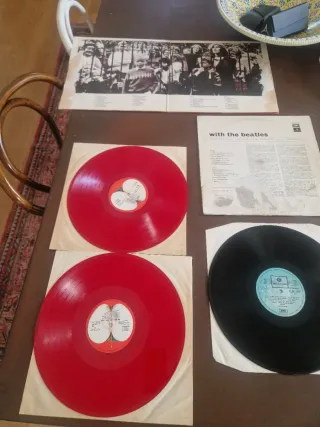 The Beatles 2 Vinili Rossi + 1 Nero