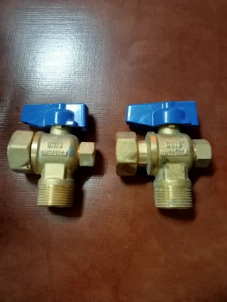 2 Válvulas de latón con manija azul