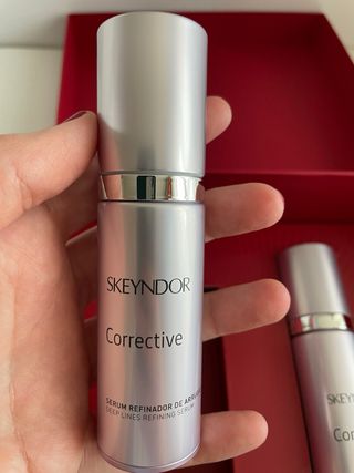 Pack Skeyndor Corrective Emulsión y Sérum
