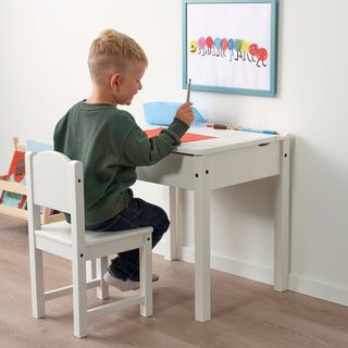 Conjunto escritorio y silla infantil SUNDVIK Ikea