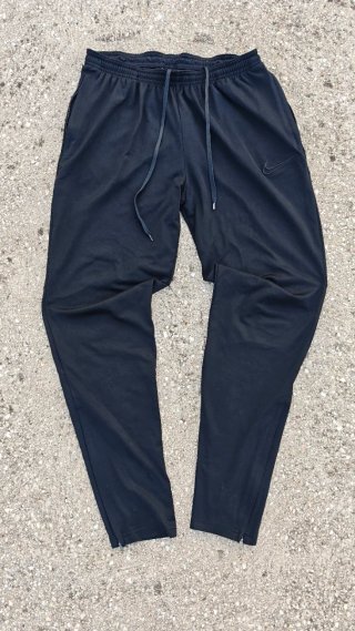 3 Pantalones Nike Negros