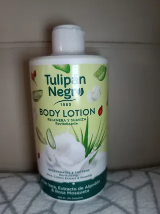 Tulipán Negro Body Lotion Regenera y Suaviza
