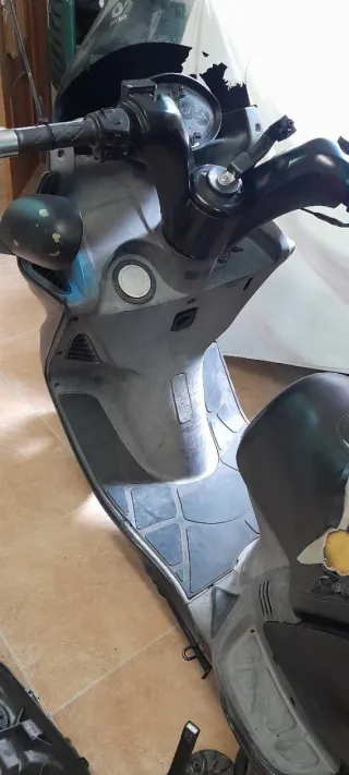 Lote Plásticos, Retrovisores y Asidero Moto