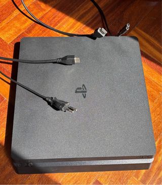 PS4 (PlayStation 4) + Tutti gli Accessori + 2 Giochi