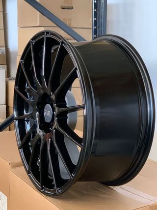 Proximamente! fox 004 8X18 5X114.3 ET45 BLACK