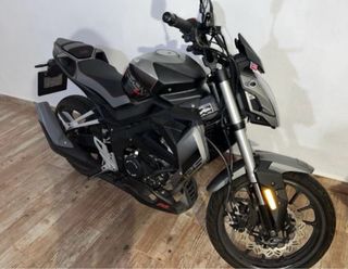 UM Xtreet RS Snake 125cc Naked Negra/Gris