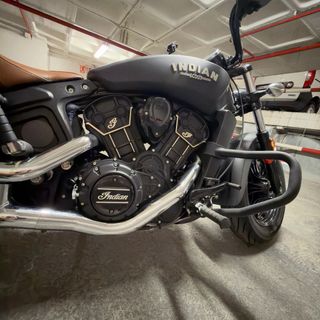 Indian Scout Sixty Negra mate