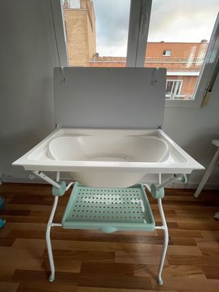 Cambiador y bañera para bebé