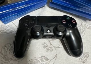 PS4 Slim 1TB Nero + 3 controller + 10 giochi