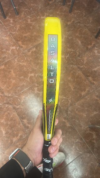 Pala de pádel StarVie Basalto