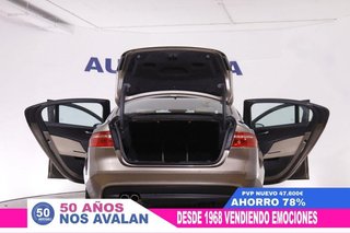 Jaguar XE 2.0D PURE AUTO 180CV 4P