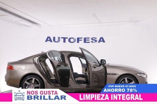 Jaguar XE 2.0D PURE AUTO 180CV 4P