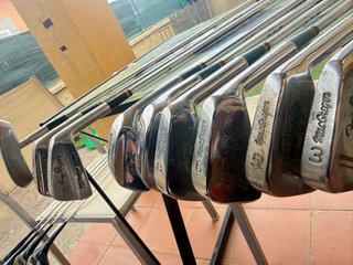 Bolsa de golf vintage con palos MacGregor