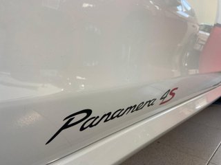 Porsche Panamera 4S 2016