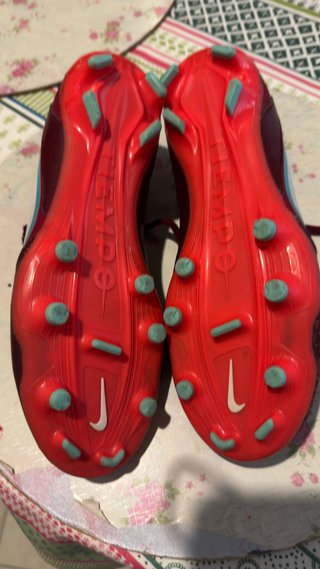 Zapatillas Nike Tiempo Futbol Rojas y Turquesa