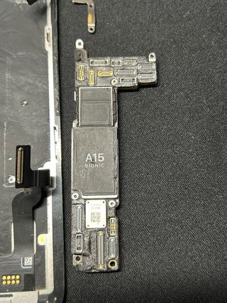 Scheda madre iPhone 13 A15 Bionic necessita saldatura