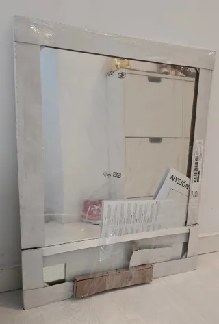 Espejo con estante IKEA sin abrir