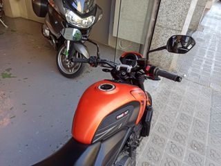 TRIUMPH TRIDENT 660
