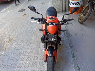 TRIUMPH TRIDENT 660
